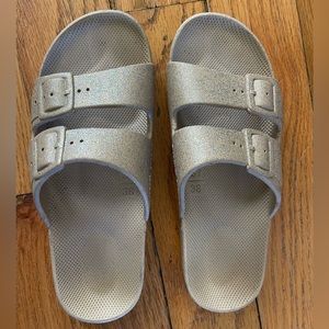 Freedom Moses Gold Glitter Sandal Size 7